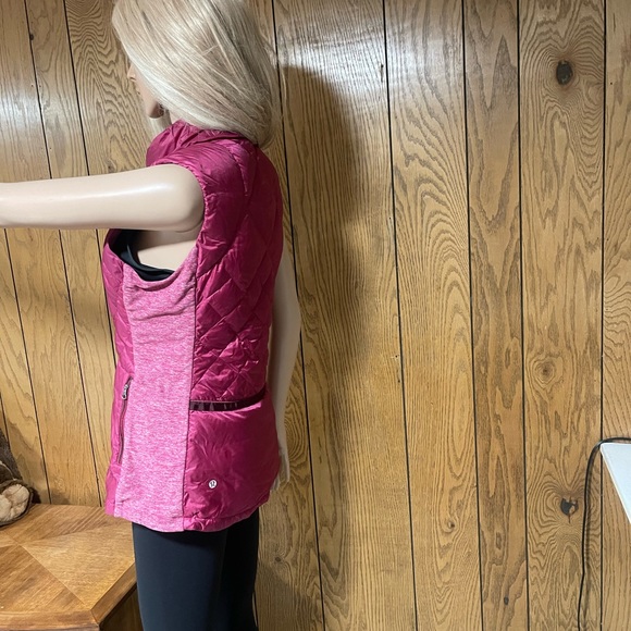 Lululemon" Down For A Run Vest-Berry Rumble - Picture 12 of 16